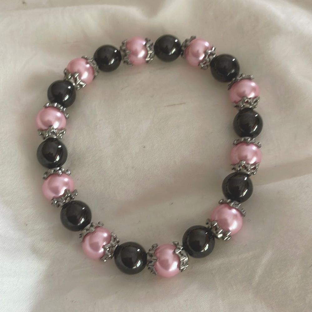 Bracelet / costume - pink & grey pearls - magnetic!